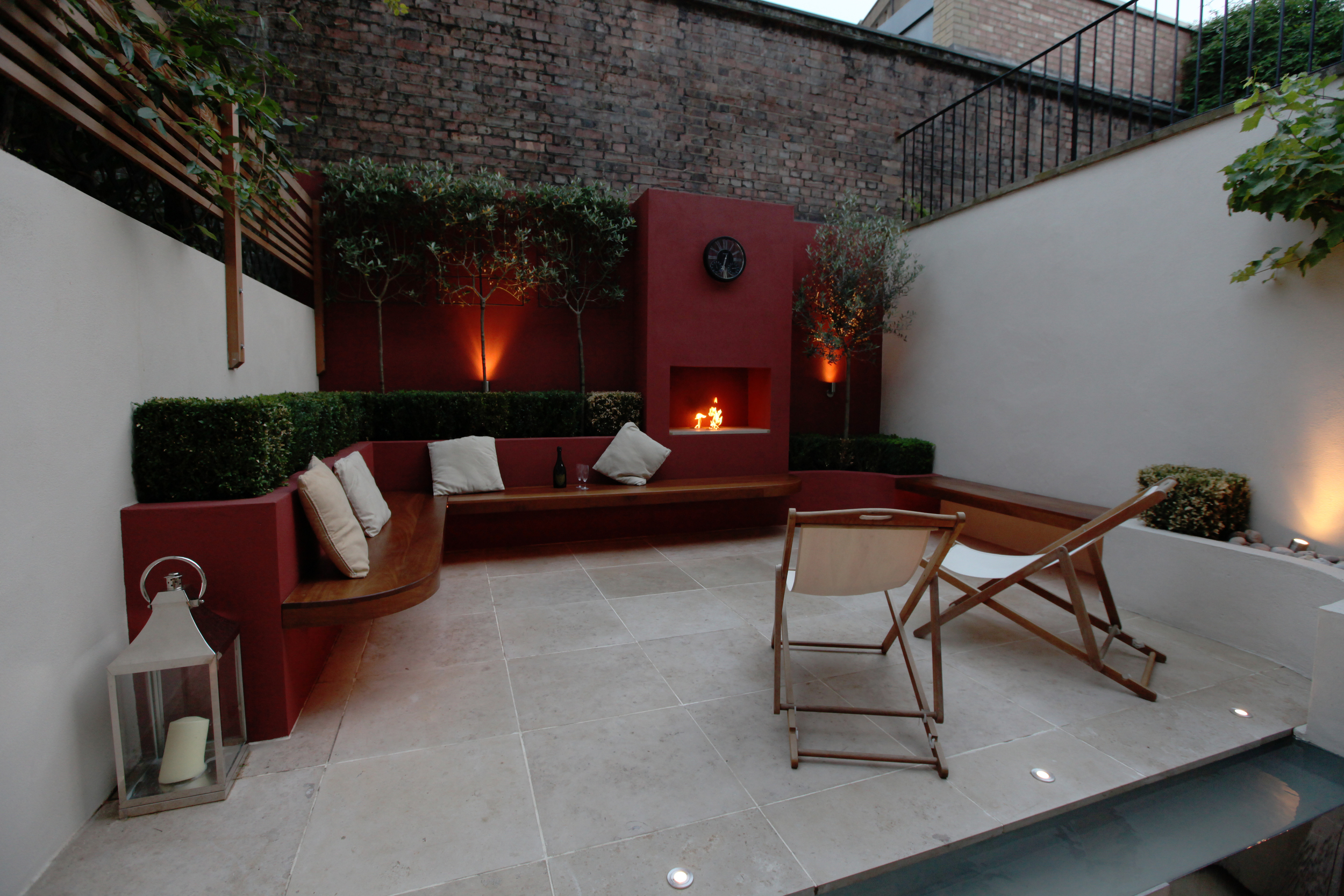 Courtyard garden makeover in N1 with outdoor living space