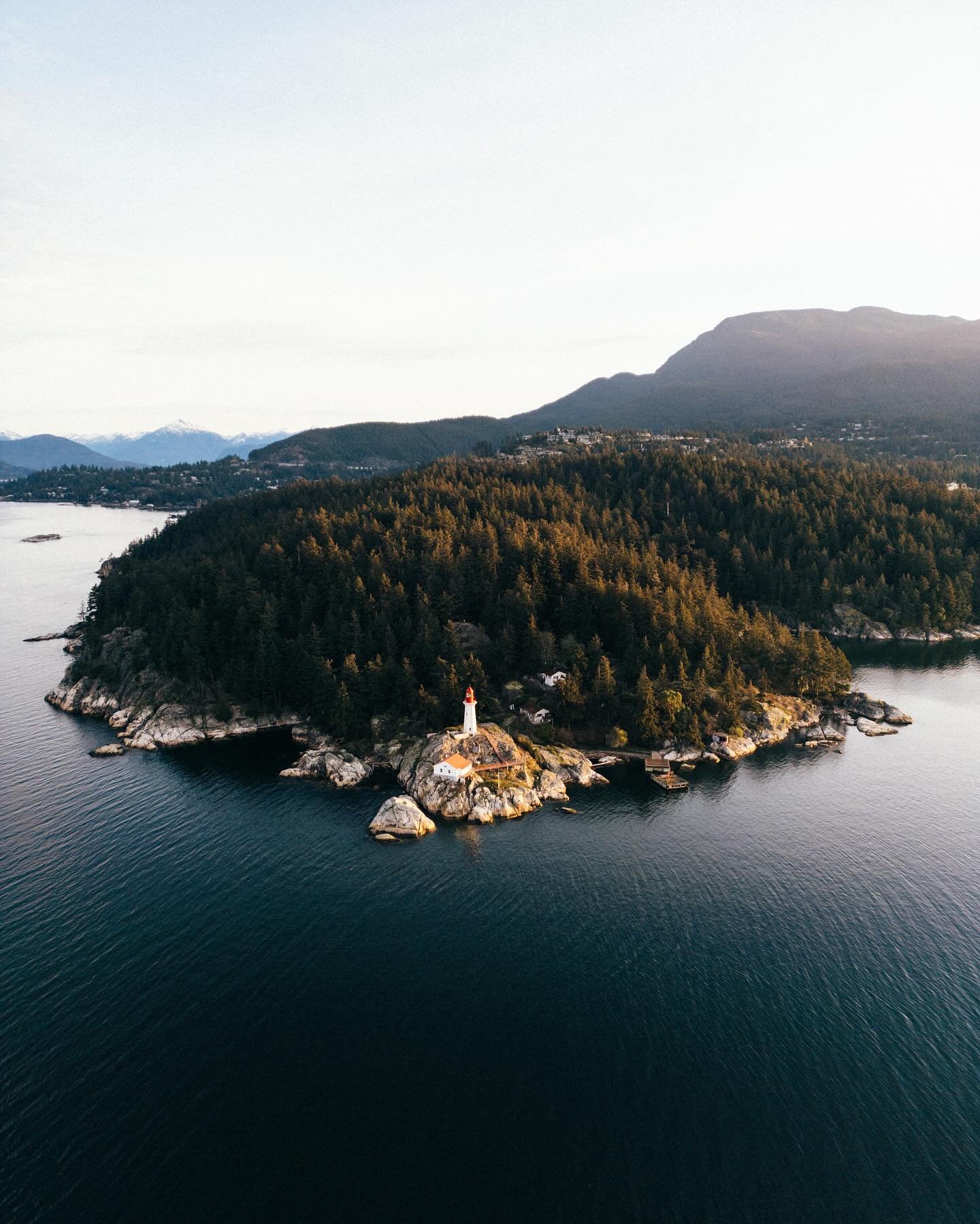 Great midweek sunrise adventure with @halfsopp to Lighthouse park. Always a good time to get out and shoot photos with a friend, especially when the light is so good. 

Been absolutely loving my @djiglobal Mavic pro 3 as it&rsquo;s the perfect size a