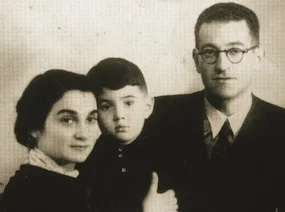 Richard Pratt with his parents Paula and Leon Pratt