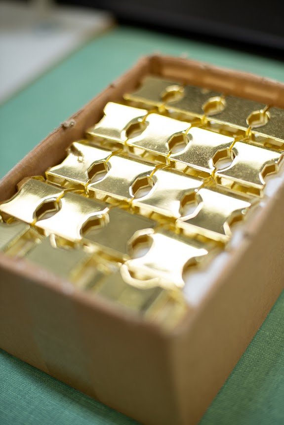 Spooltown-sewing-factory-portland-usa-made-brass-buckles.jpg