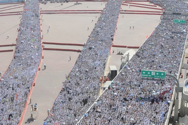 haj on way to jamarat afp_0_1-1.jpg