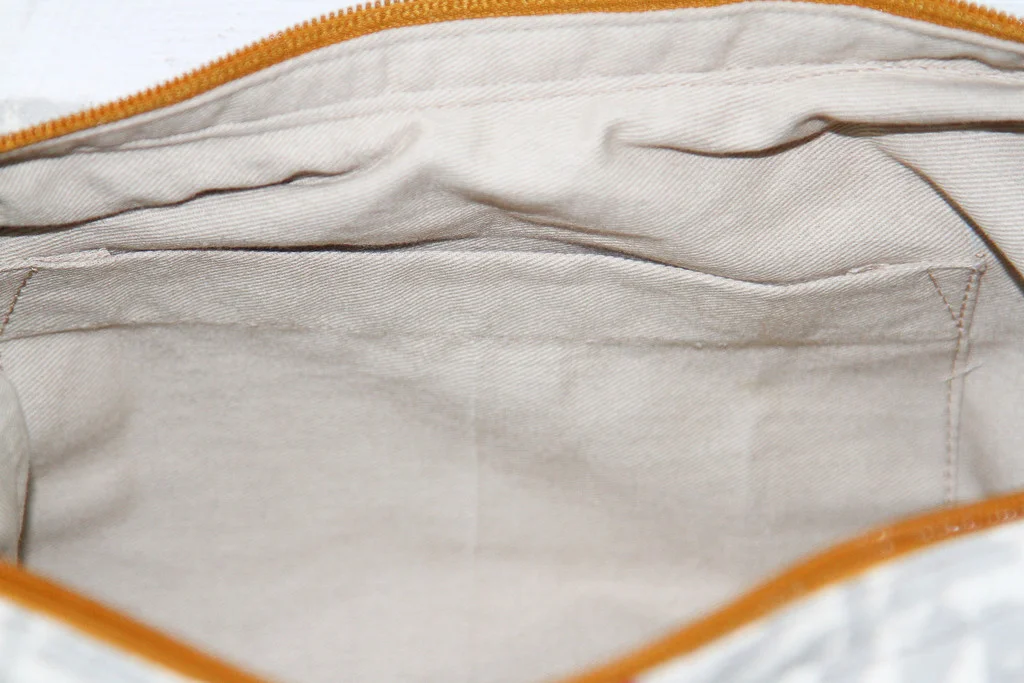 crossbody_bag_inside.jpg