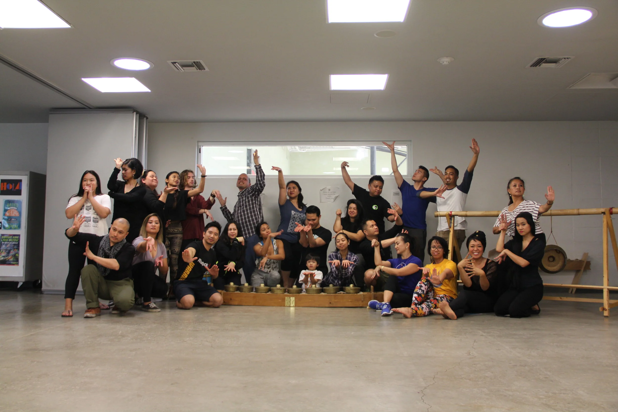 Our beautiful workshop participants striking a pangalay pose! 
