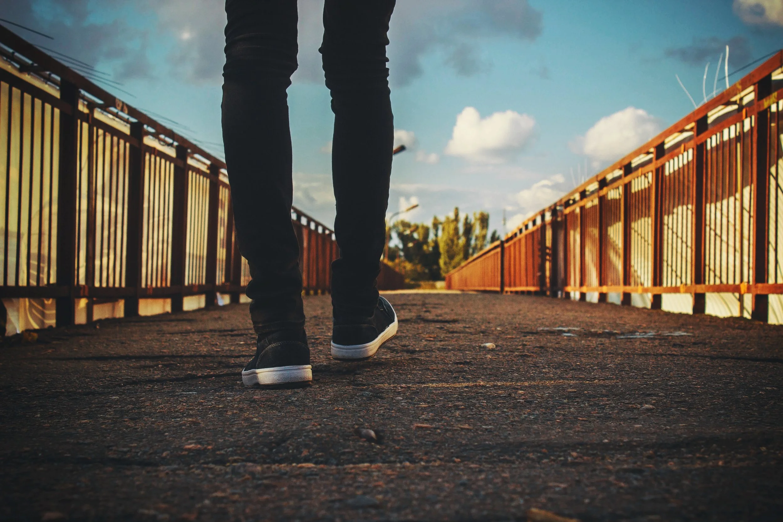 bridge-feet-railings-244371.jpg