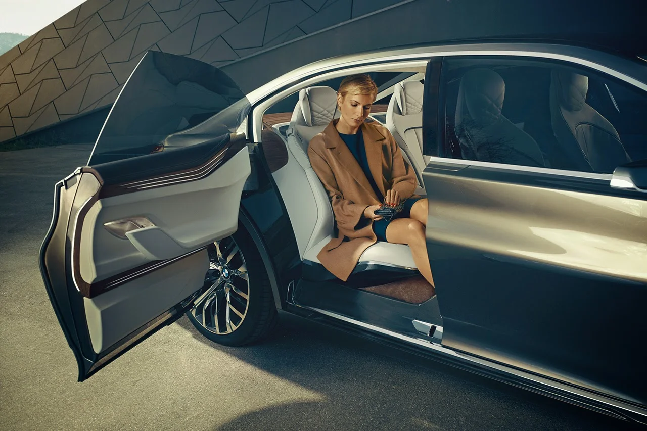bmw-vision-future-luxury-concept-4.jpg