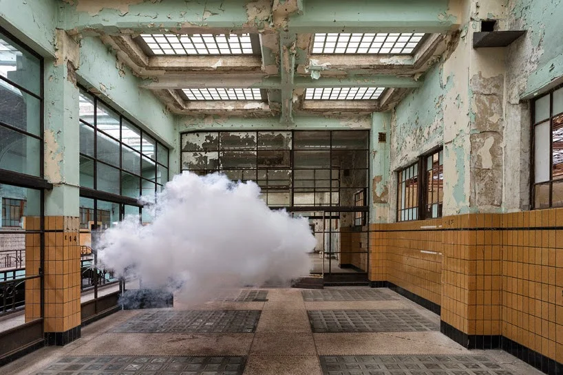 berndnaut-smilde-antipode-exhibition-ronchini-gallery-7.jpg