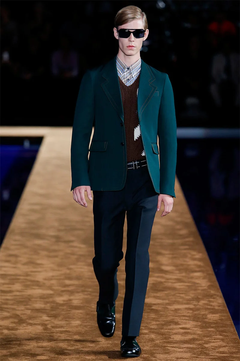 Muccia reveiled her Spring/Summer 2015 collection for Prada during Milan Fashion Week. An amazing background and some masterpieces made the show a true show stopper. Miuccia gave a string focus to knitwear, coats, sandals and denim. Check the rest below