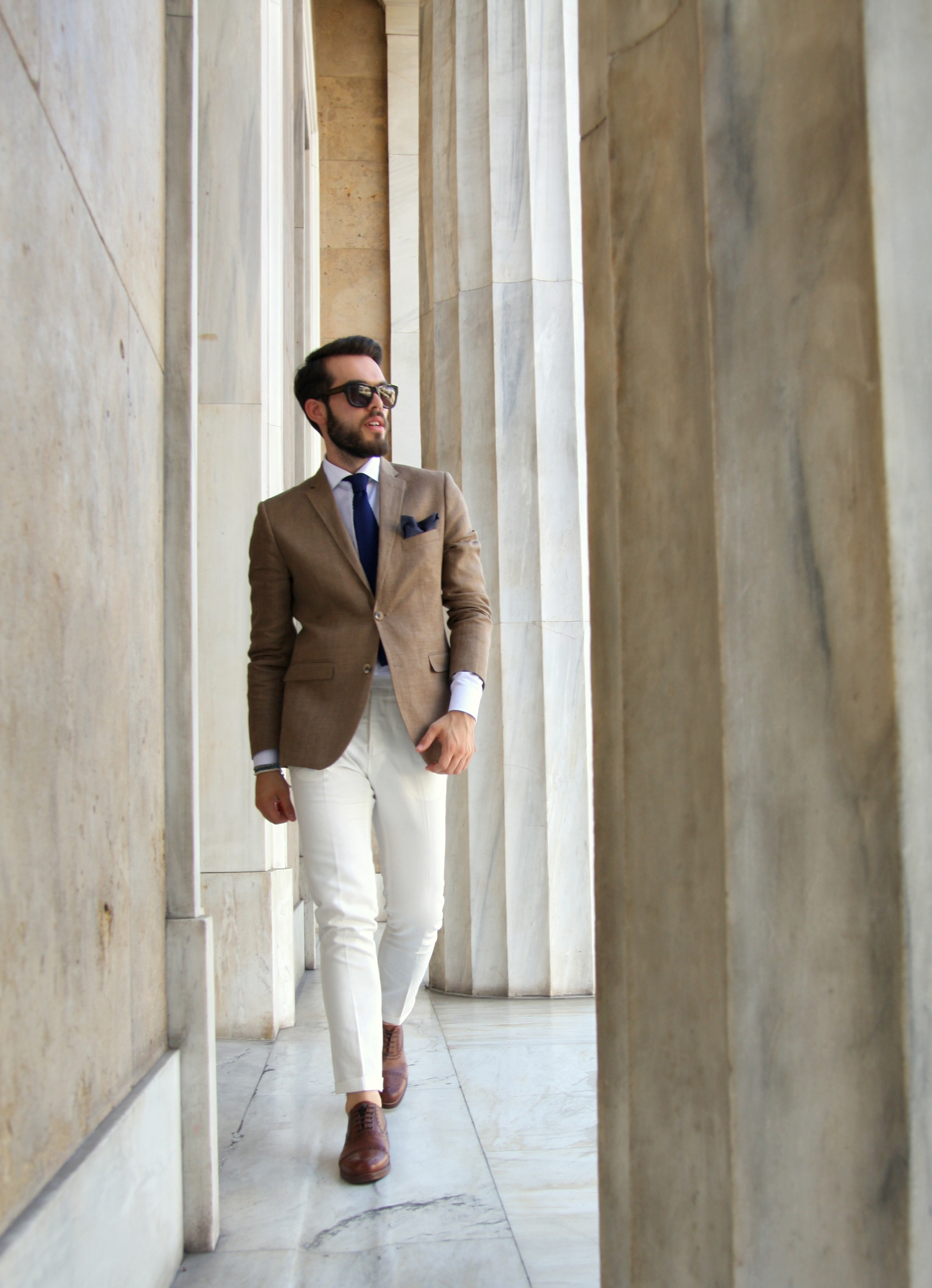 Jacket: H&M Shirt: Brooks Brothers Tie: COS Pants: Brooks Brothers Shoes: Massimo Dutti Sunglasses: Dolce & Gabbana