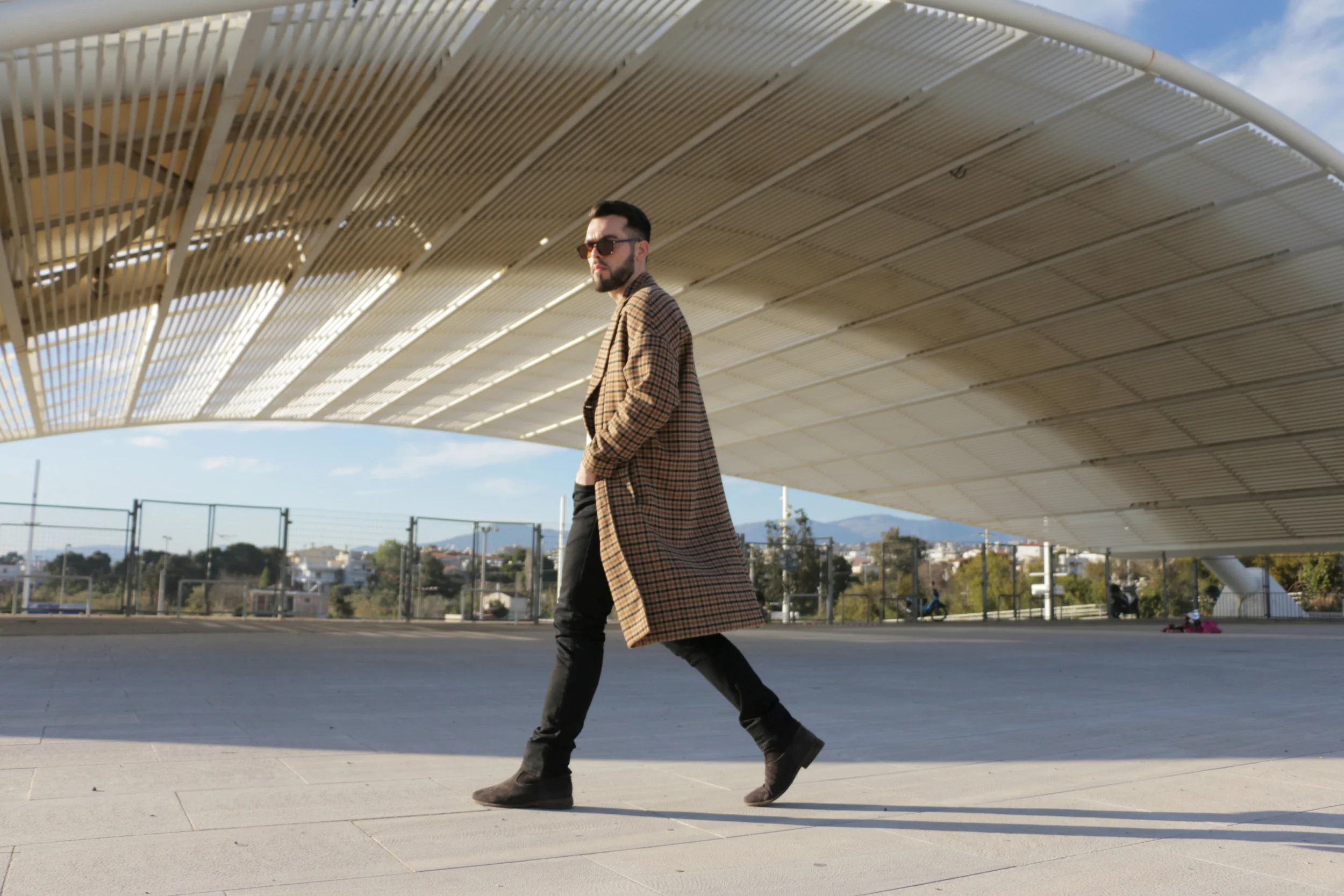 Coat: Zara / Jeans: Diesel / Shoes: Saint Laurent / Sunglasses: Saint Laurent / Knitwear: Zara