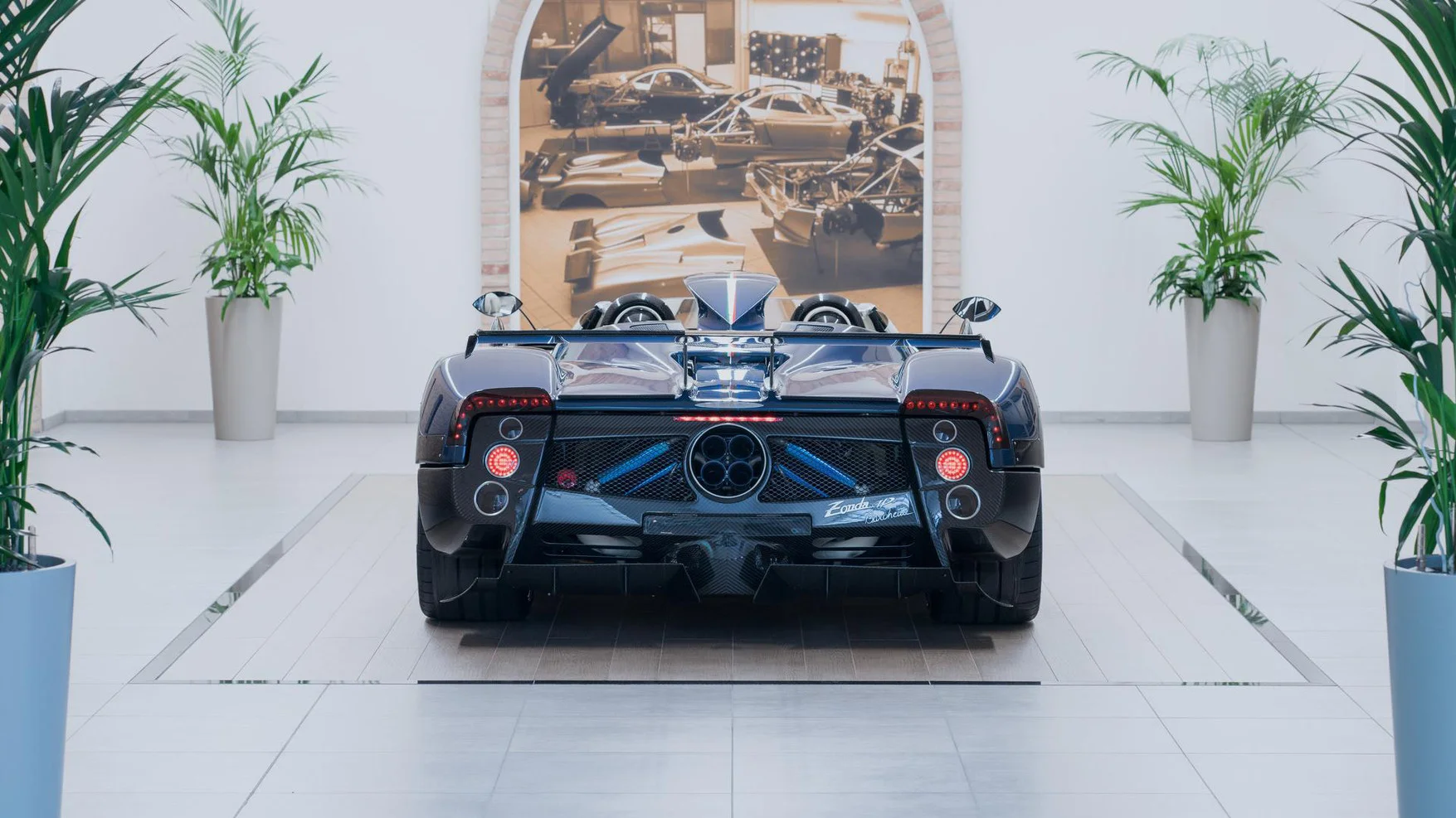https_%2F%2Fhypebeast.com%2Fimage%2F2018%2F07%2Fpagani-11.jpg