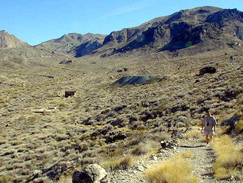 Wide view of Leadfield. There were several buildings behind the camera as well.