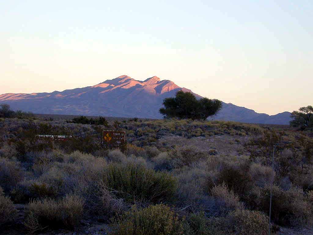 Last of the suns rays light the mountain tops