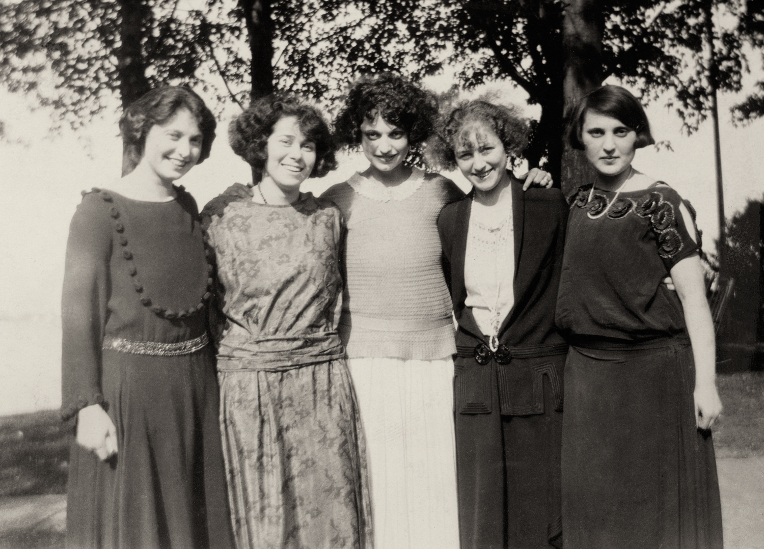 The Gottlieb Sisters and Friends (Kathryn in the center, Florence on the far left, Isabel on the far right)