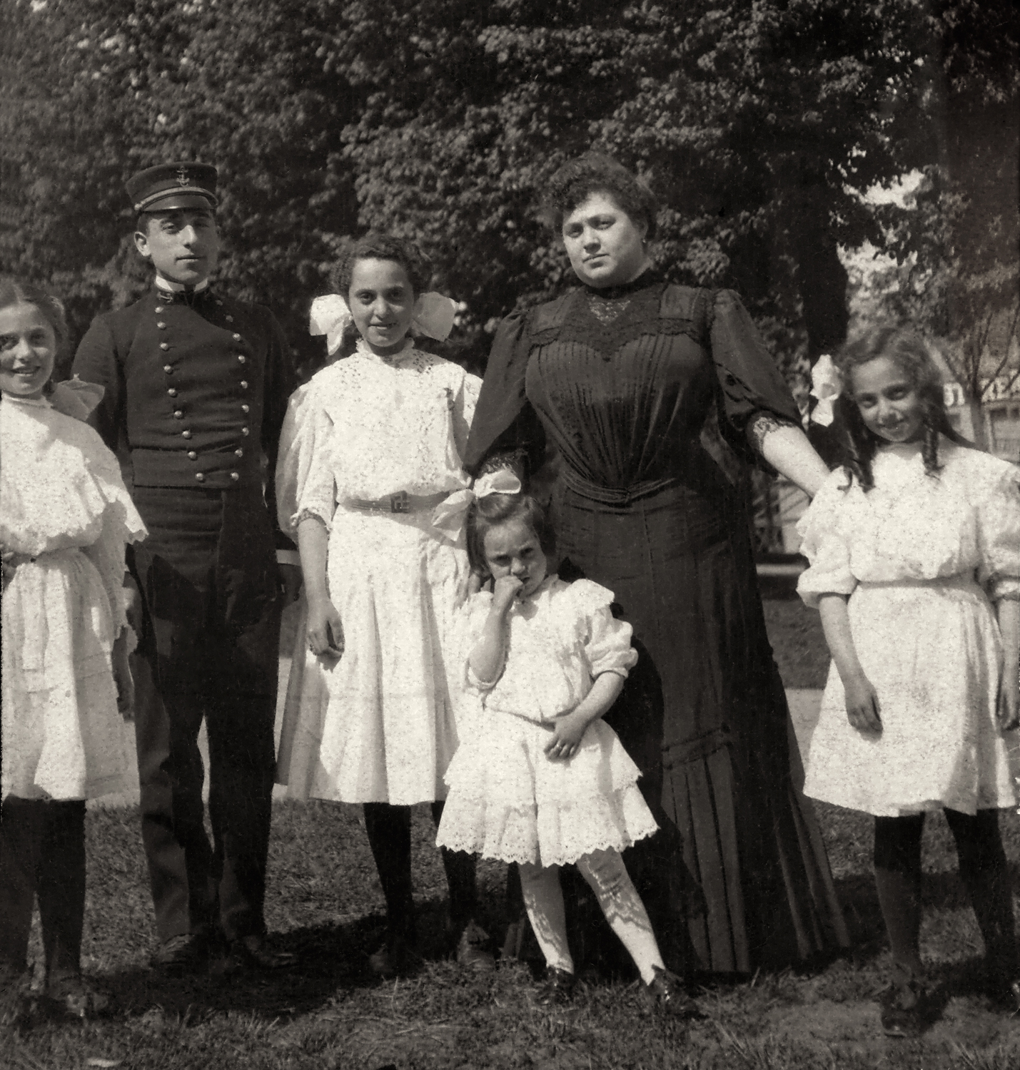 The Gottlieb Girls: Florence, Irene, Isabel, Bessie and Kathryn with unidentified midshipman