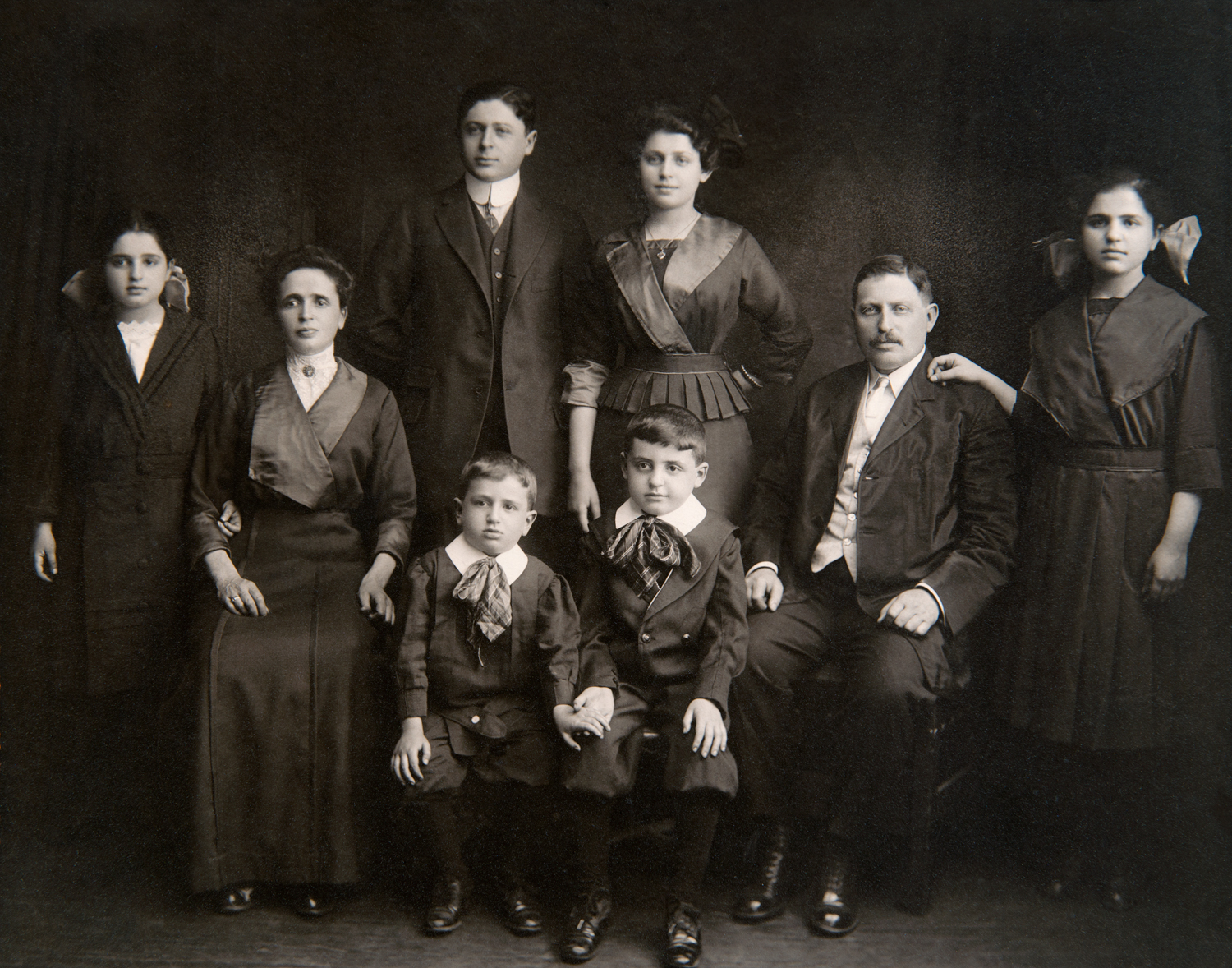 Lazarus Family (Sylvia is standing in the center)