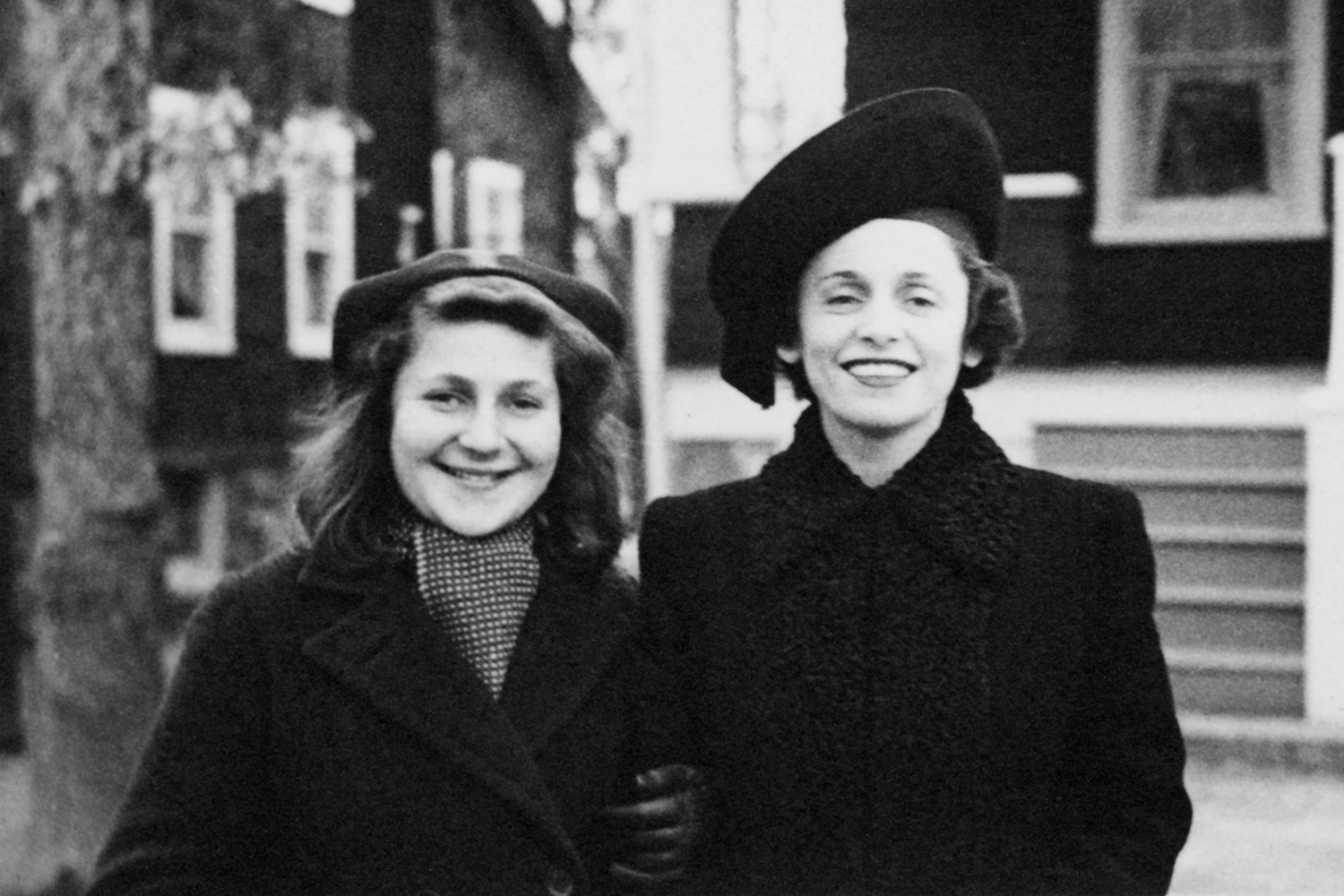 Anne and Sylvia Fall 1938a.jpg