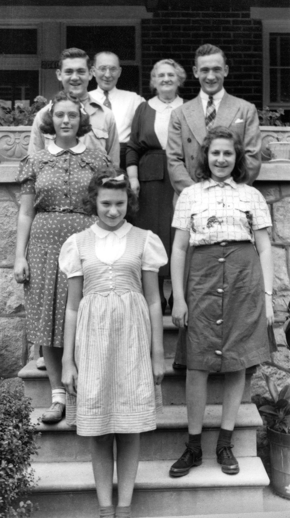 Hyman and Dora Adalman with their grandchildren: Melvin, Bernard, Lillian, Lilian and Anne