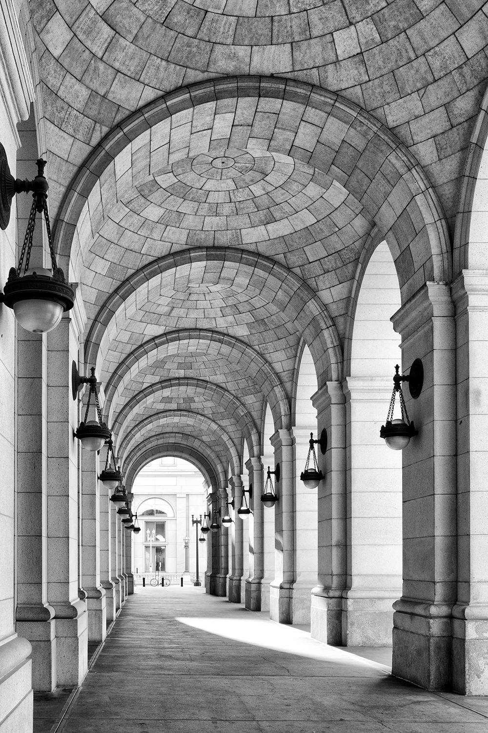 160924 Union Station 17-1 cln bw.jpg