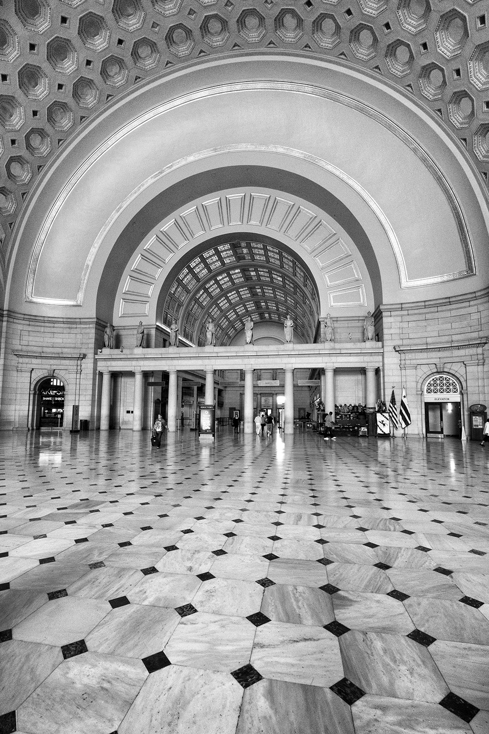 160924 Union Station 29-1 bw.jpg