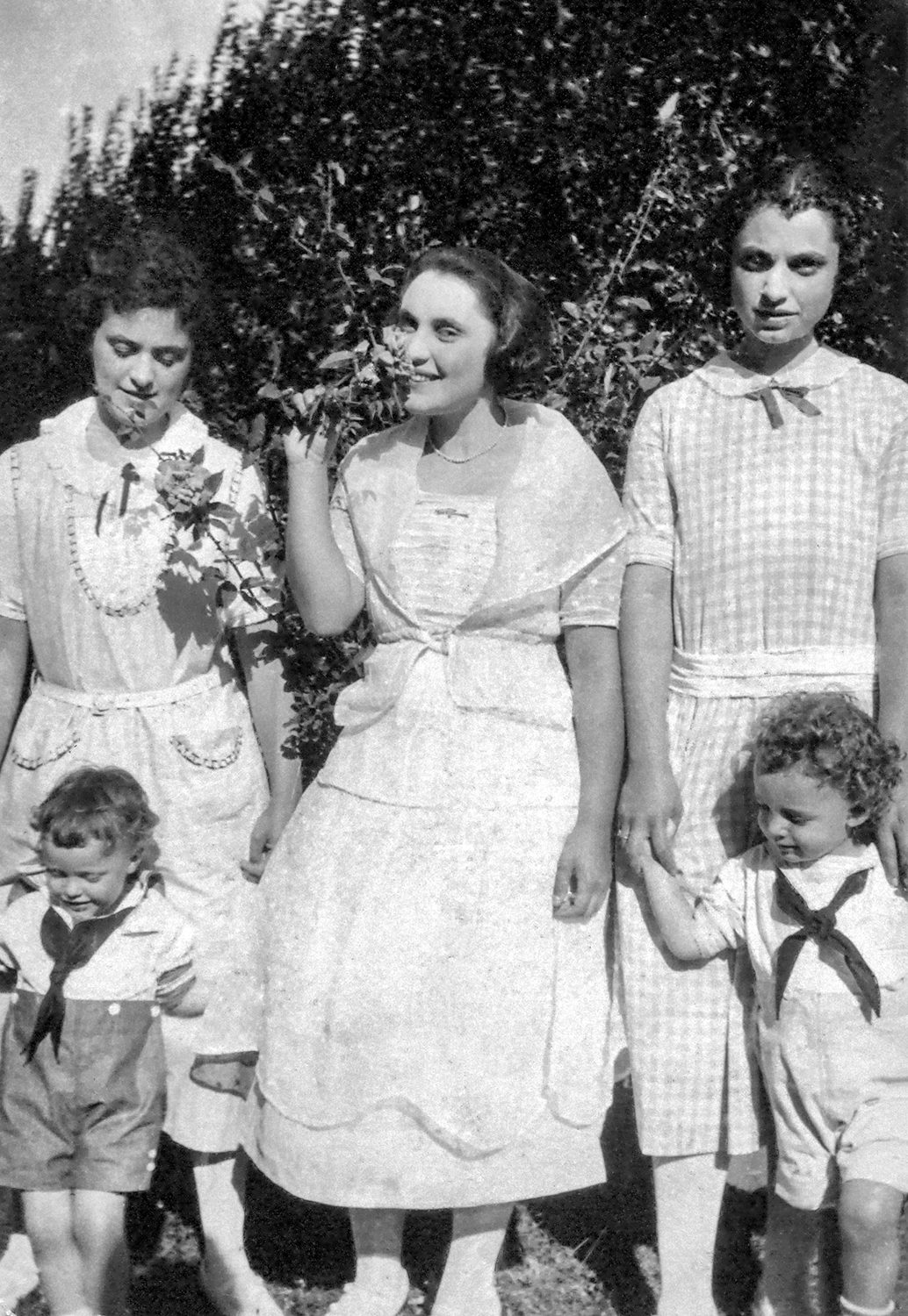 Gottlieb Sisters: Irene, Isabel and Kathryn, with Radford and Doug