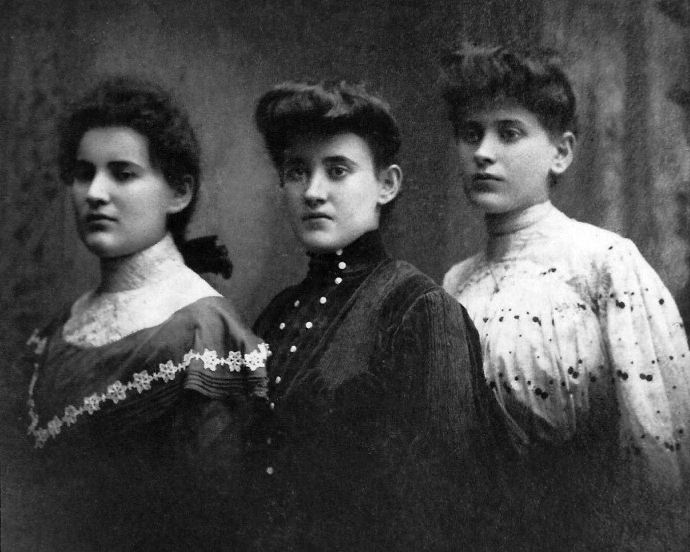 Clara, Bessie and Rebecca Schwartzstein