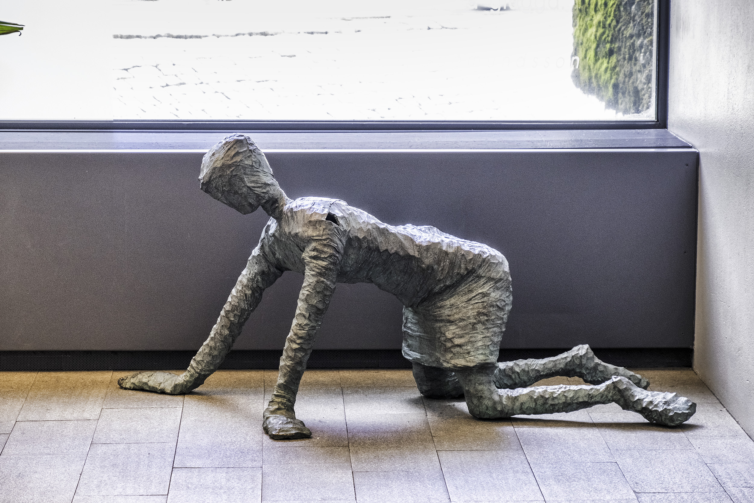 Skúringakona (Scrubwoman) by Þorbjörg Pálsdottir, in Reykjavik City Hall