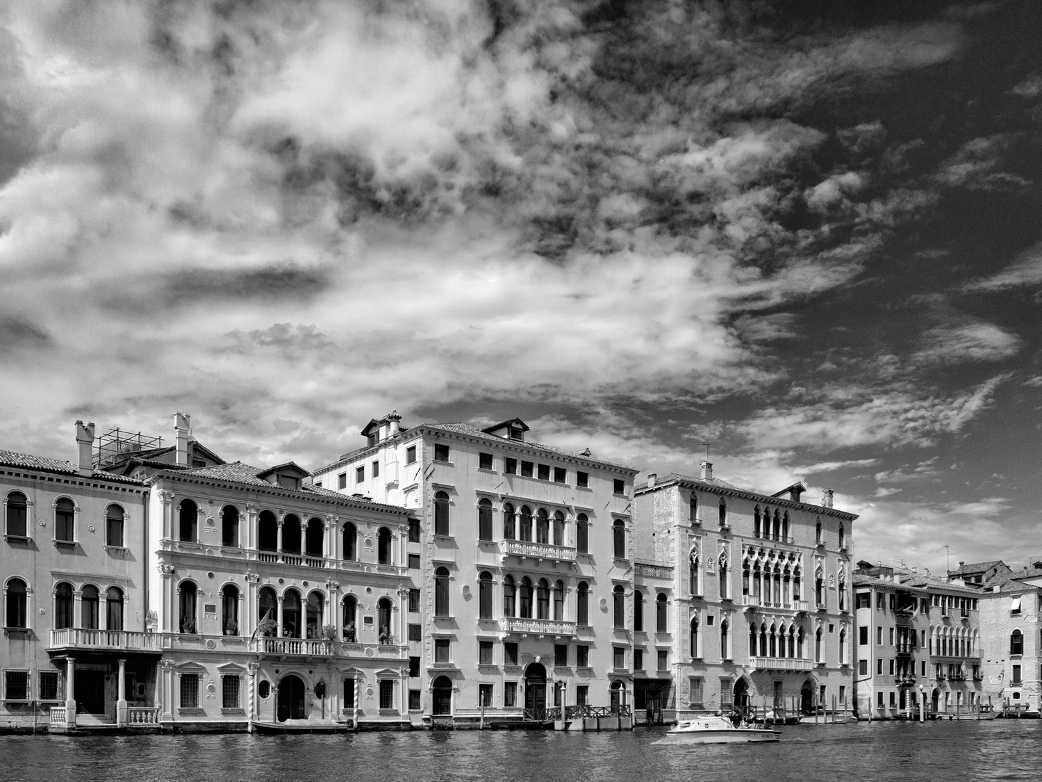 140805-Venice-028-as-Smart-Object-1-bw.jpg