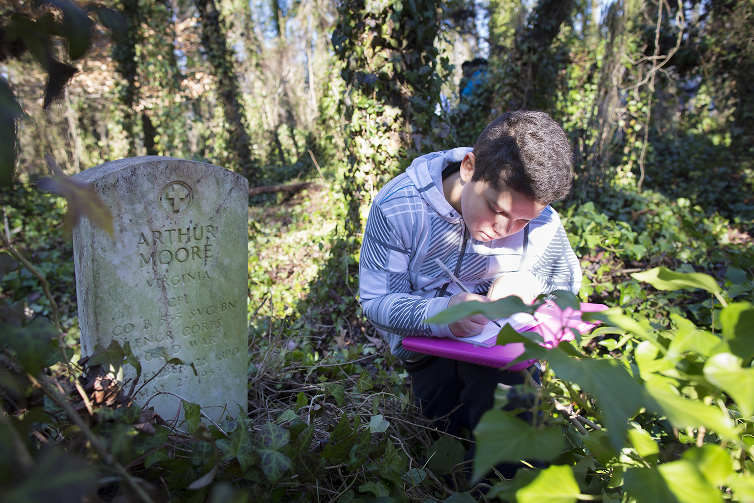 Web_20150119_East_End_Cemetery_work_day_Richmond_VA_5D_0085.jpg