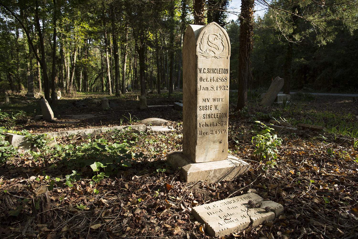  Singleton family memorial.&nbsp;East End Cemetery, Henrico County, Virginia, October 2015. Photo: ©BP 