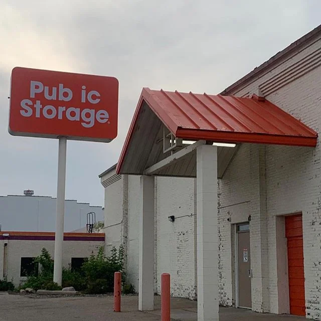 The only place I put my trust in when it come to storing my Pubes #PubicStorage #PublicStorage #ReadDaSign