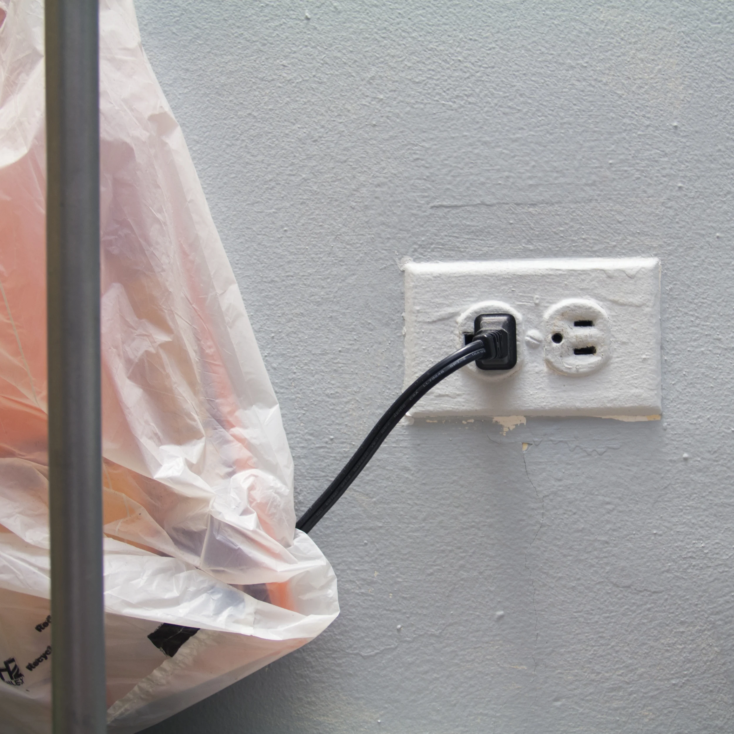 Plastic Plug.jpg