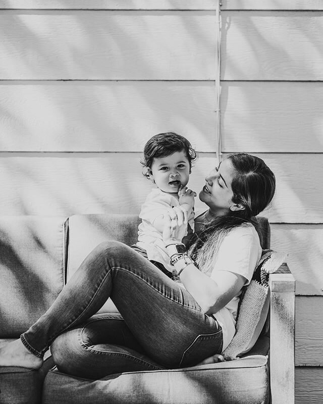 Dappled light + the sweetest mama and her babe. 🖤#angeladoranphotography