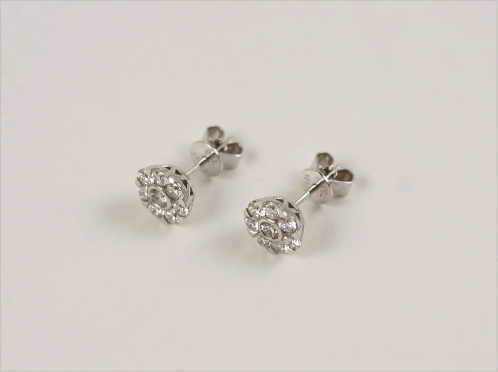 Diamond stud looking earrings 6.jpg