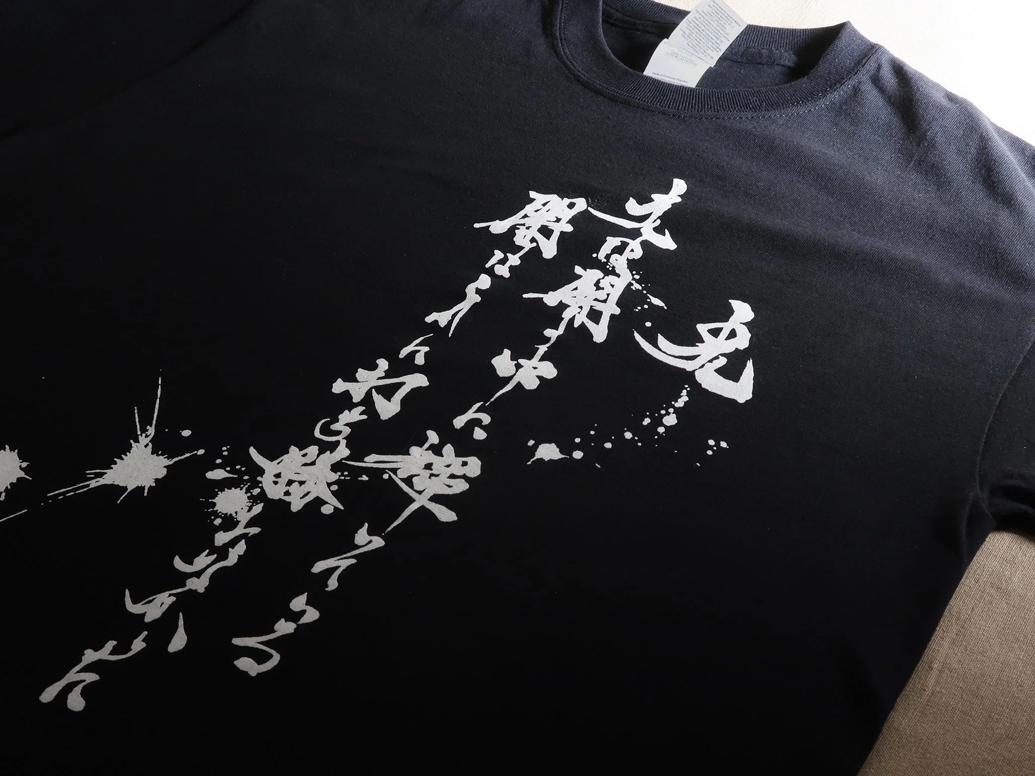 Tshirt Light 04.jpg