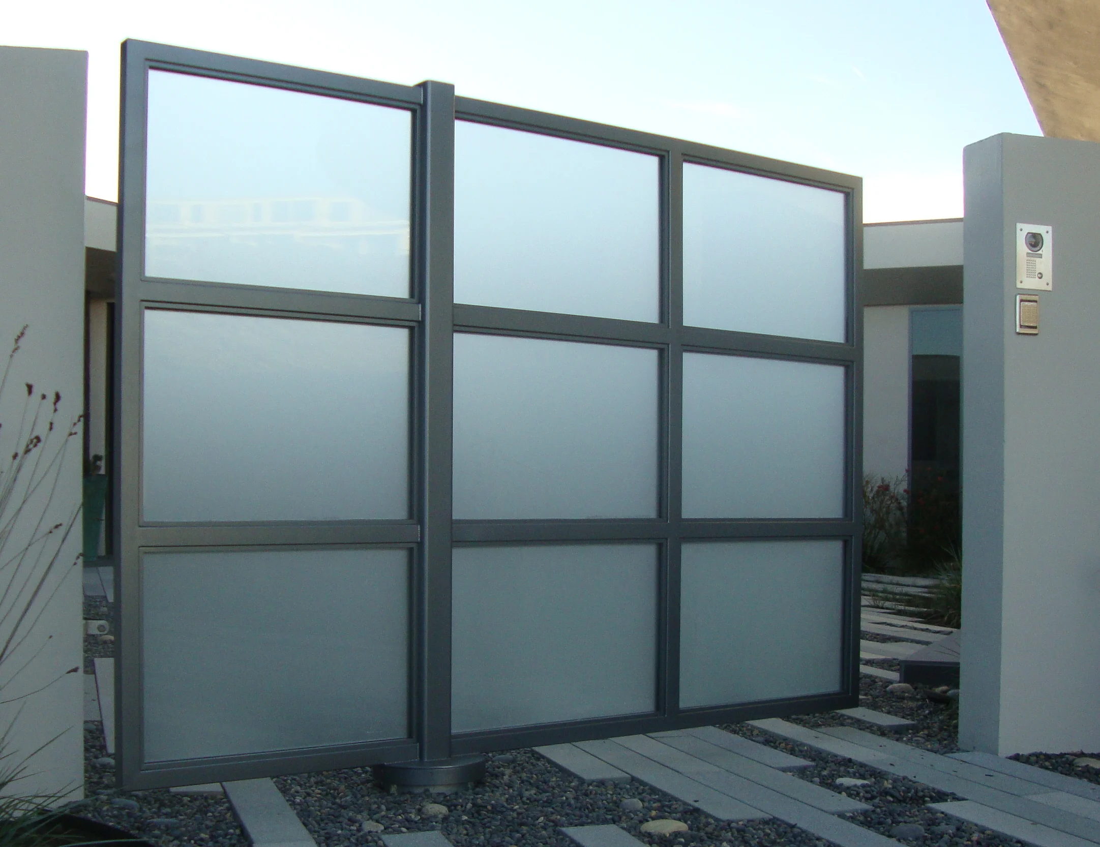 Automated Pivot Gate System