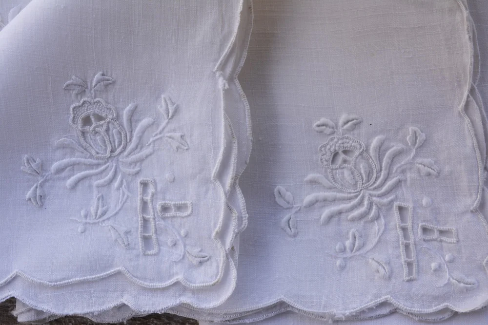 Set of Six Vintage Hand Embroidered Linen Napkins Bourdon point