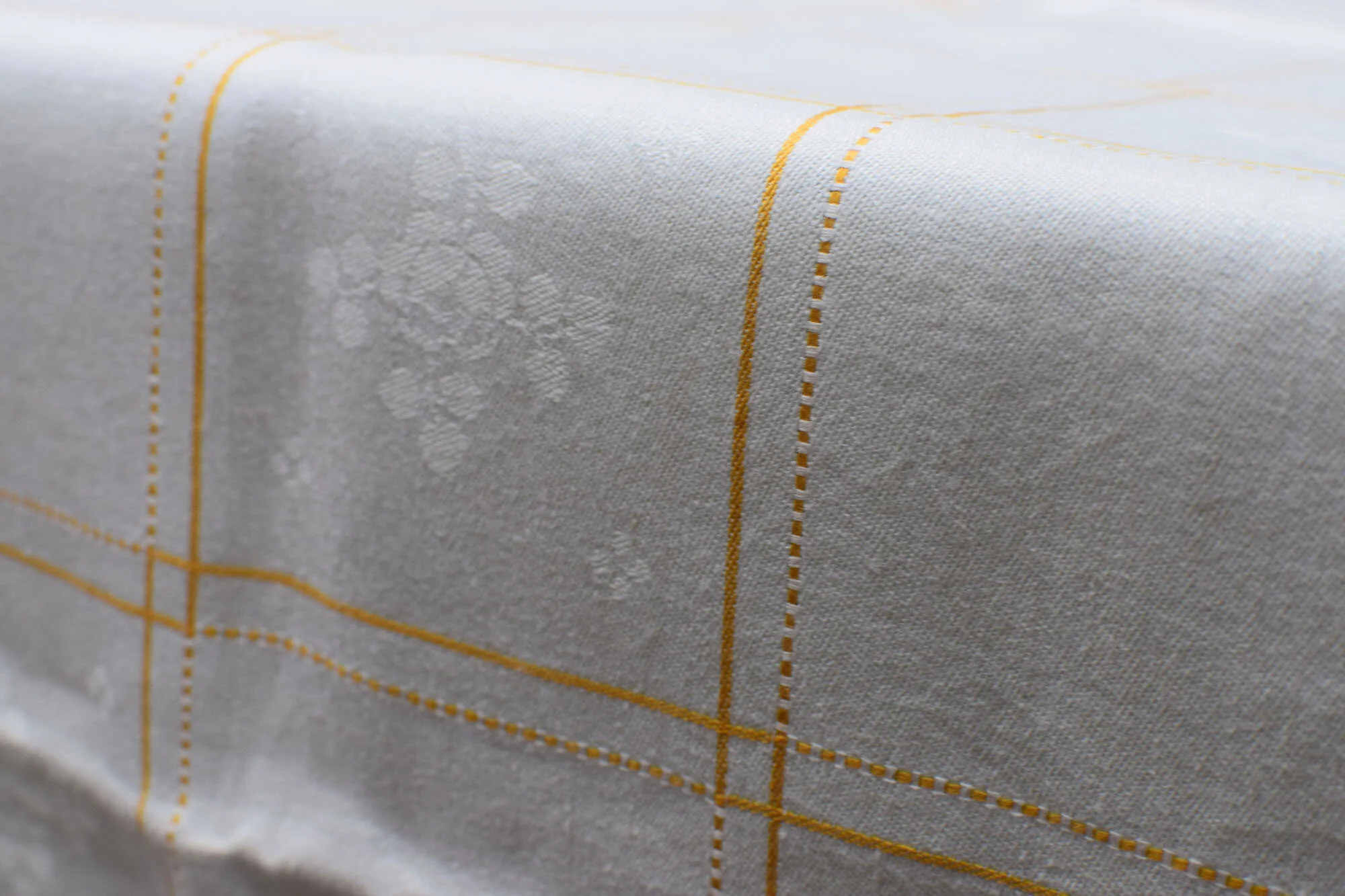 Antique Damask Linen Tablecloth and Napkin Set, French Provincial Decor — French Antiques