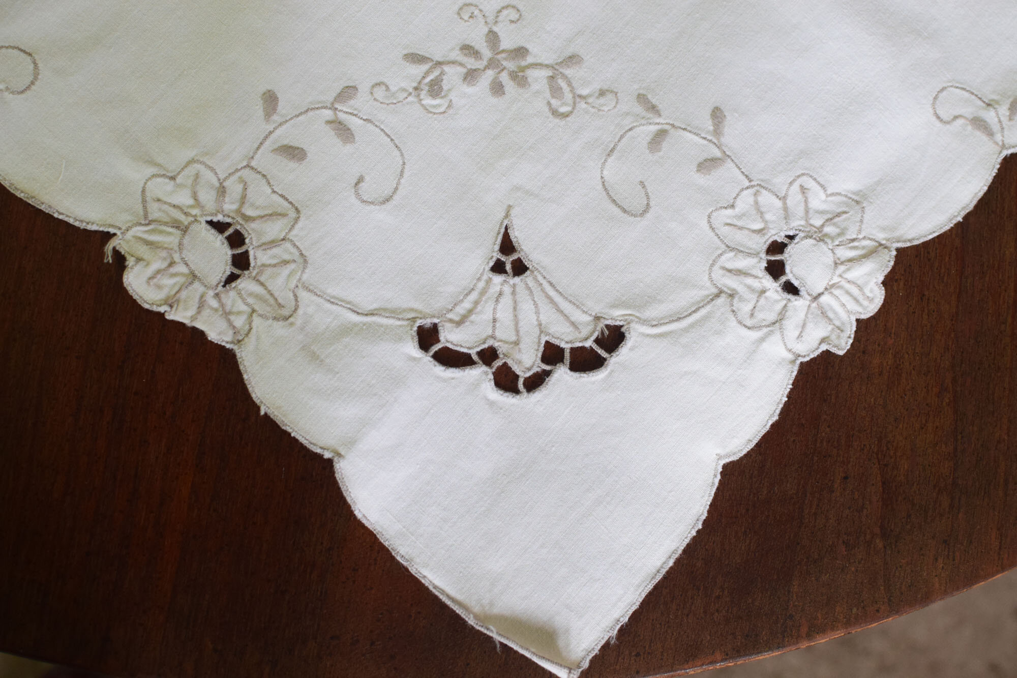 Vintage Cutwork Tablecloth and Set of Luncheon Napkins