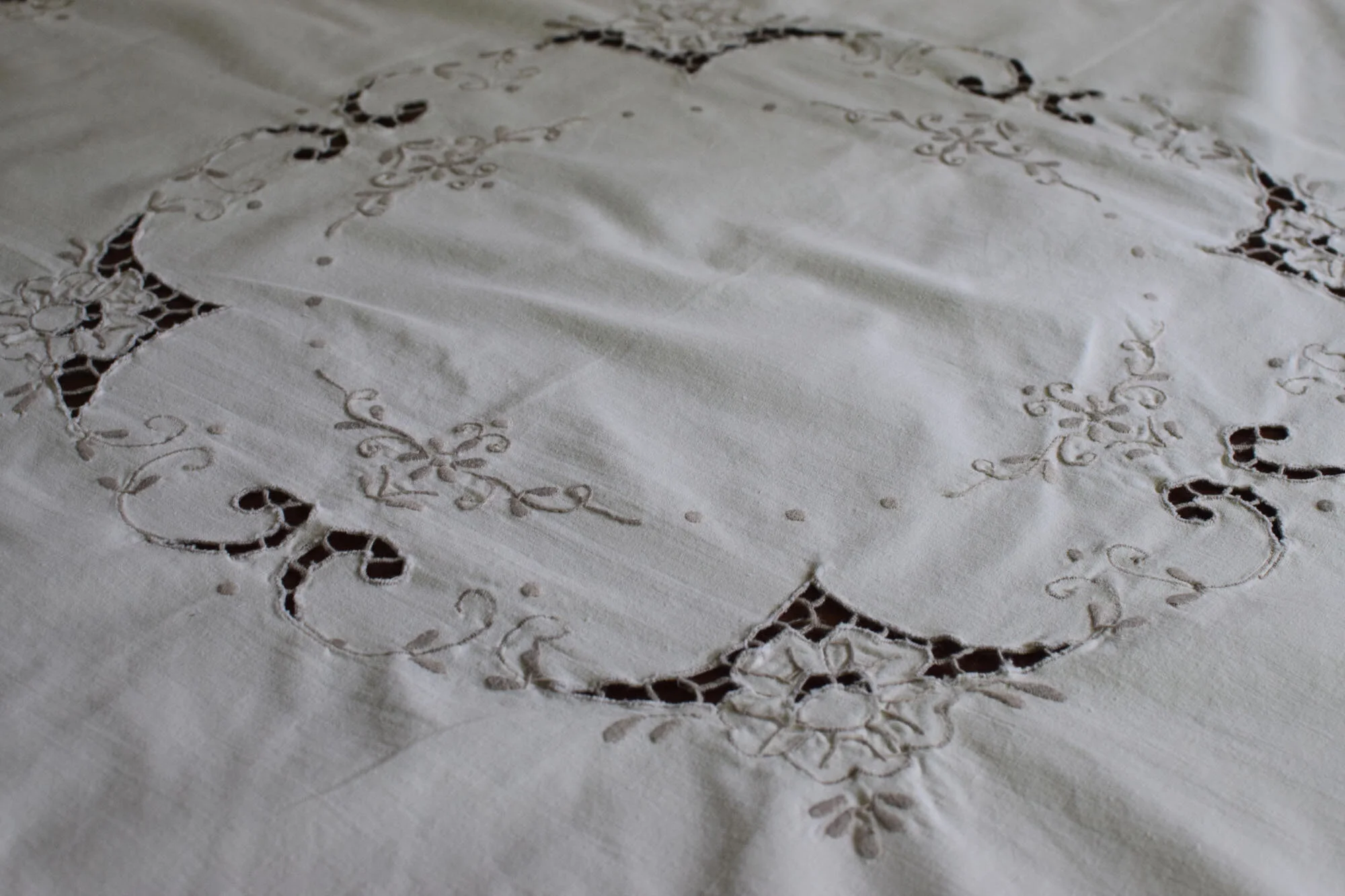 Vintage Cutwork Tablecloth and Set of Luncheon Napkins