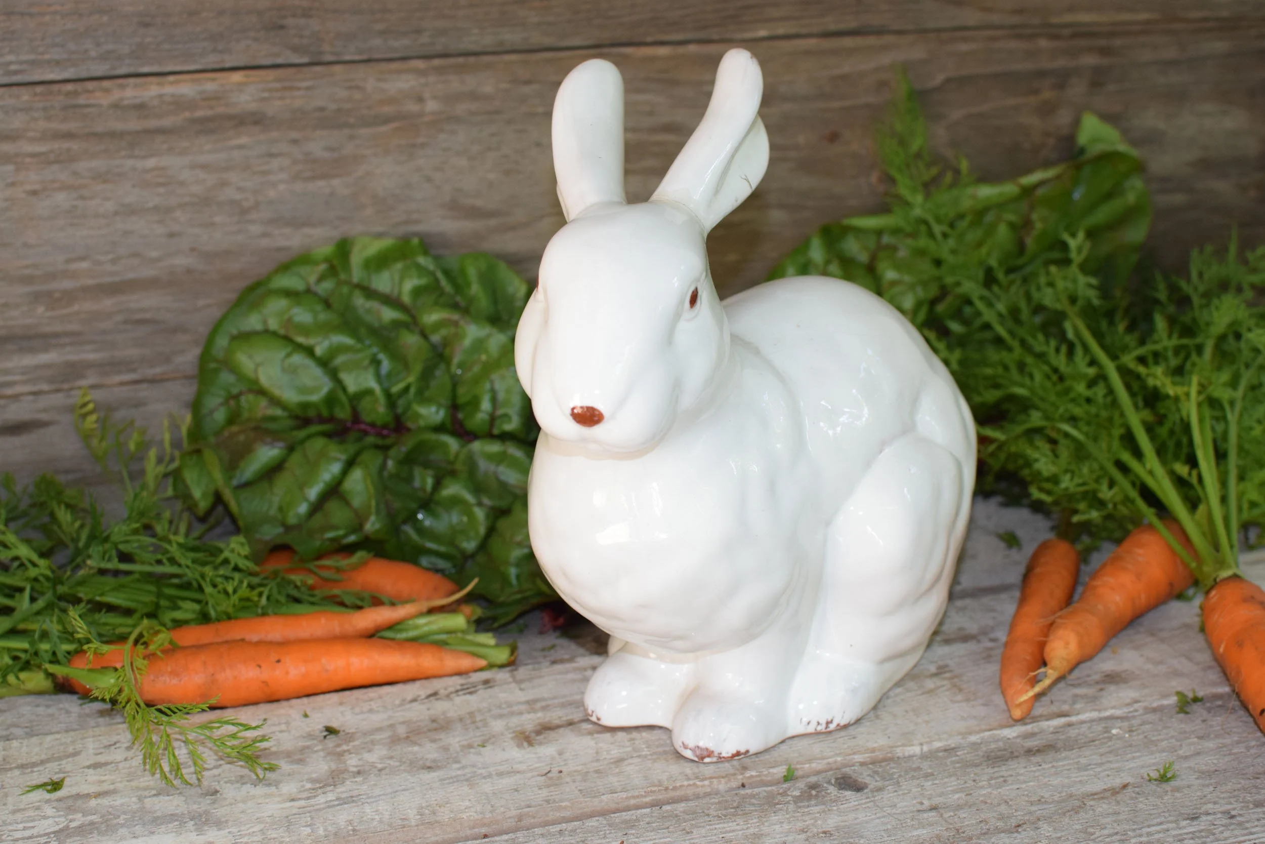 Lovely Earth Needs Faience Rabbit