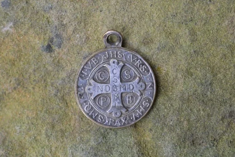 2-antique-french-st-benedict-medal+%2Bfor-the-love-of-france.jpg