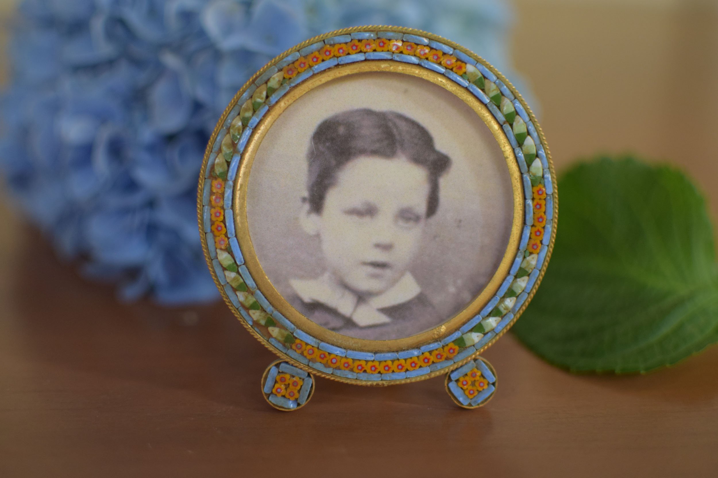 Vintage 1930's Micromosaic Round Frame