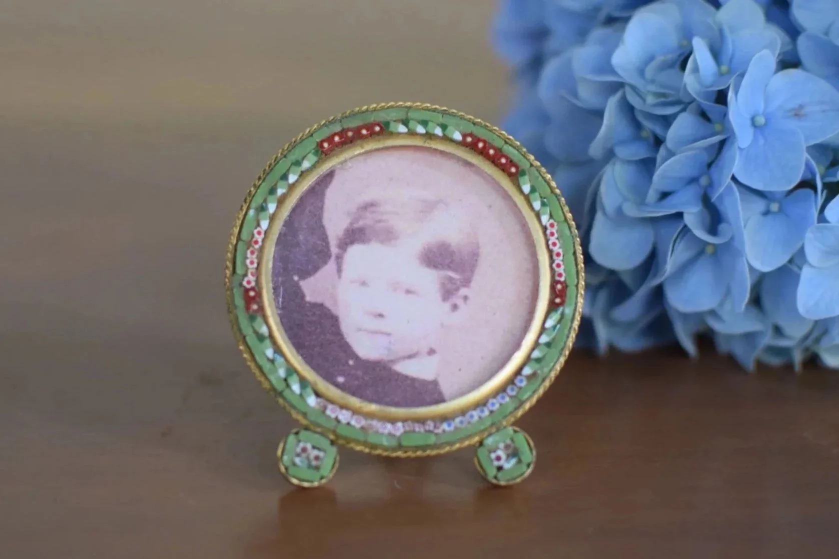 Vintage 1930's Micromosaic Small Round Frame