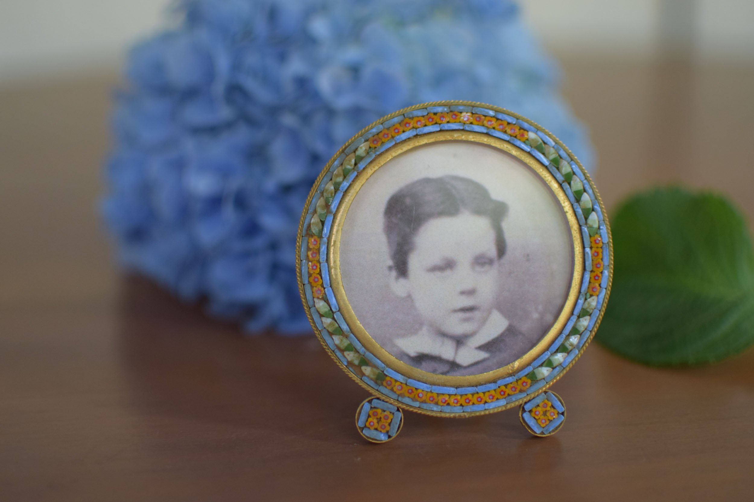 Vintage 1930's Micromosaic Round Frame