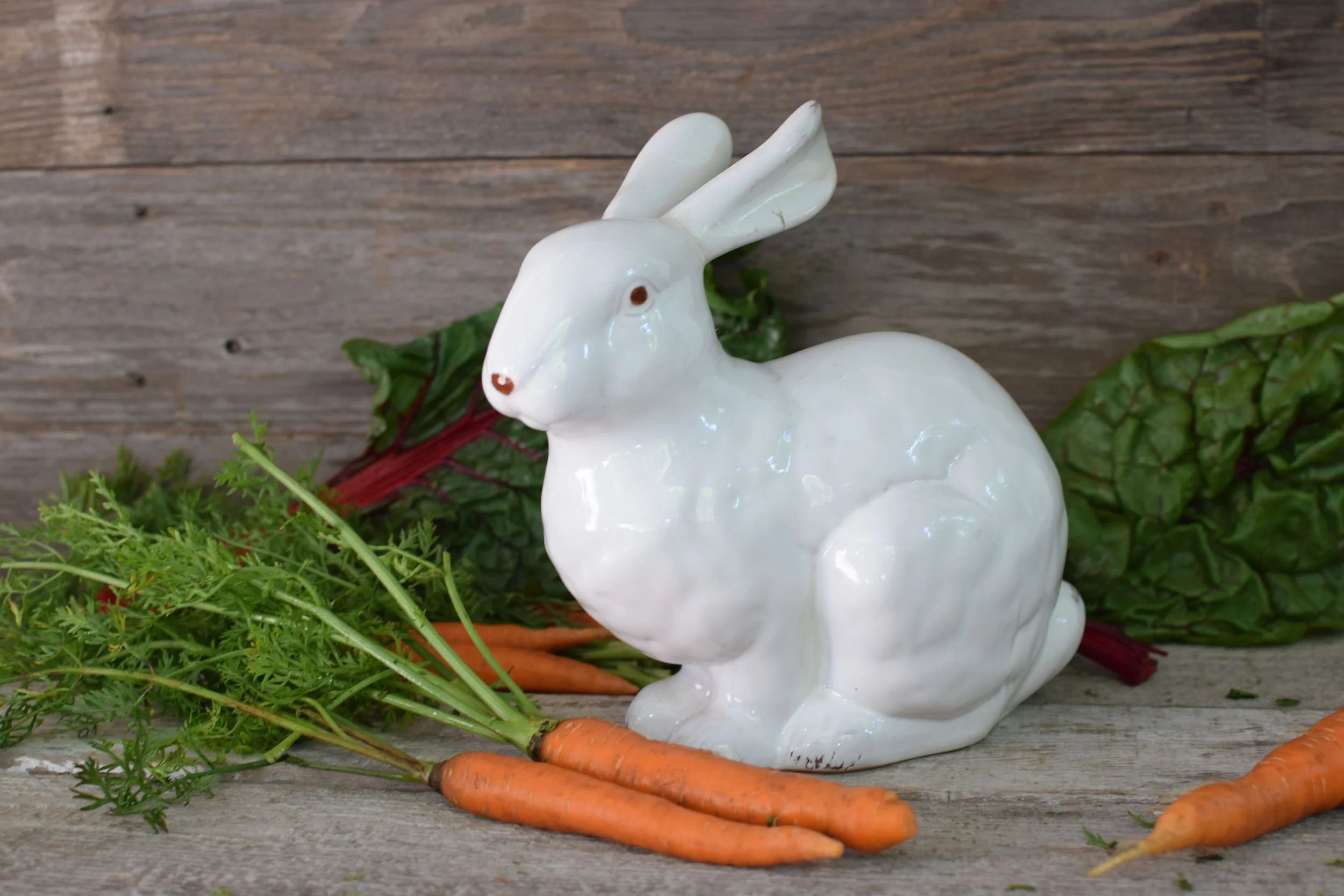 Lovely Earth Needs Faience Rabbit