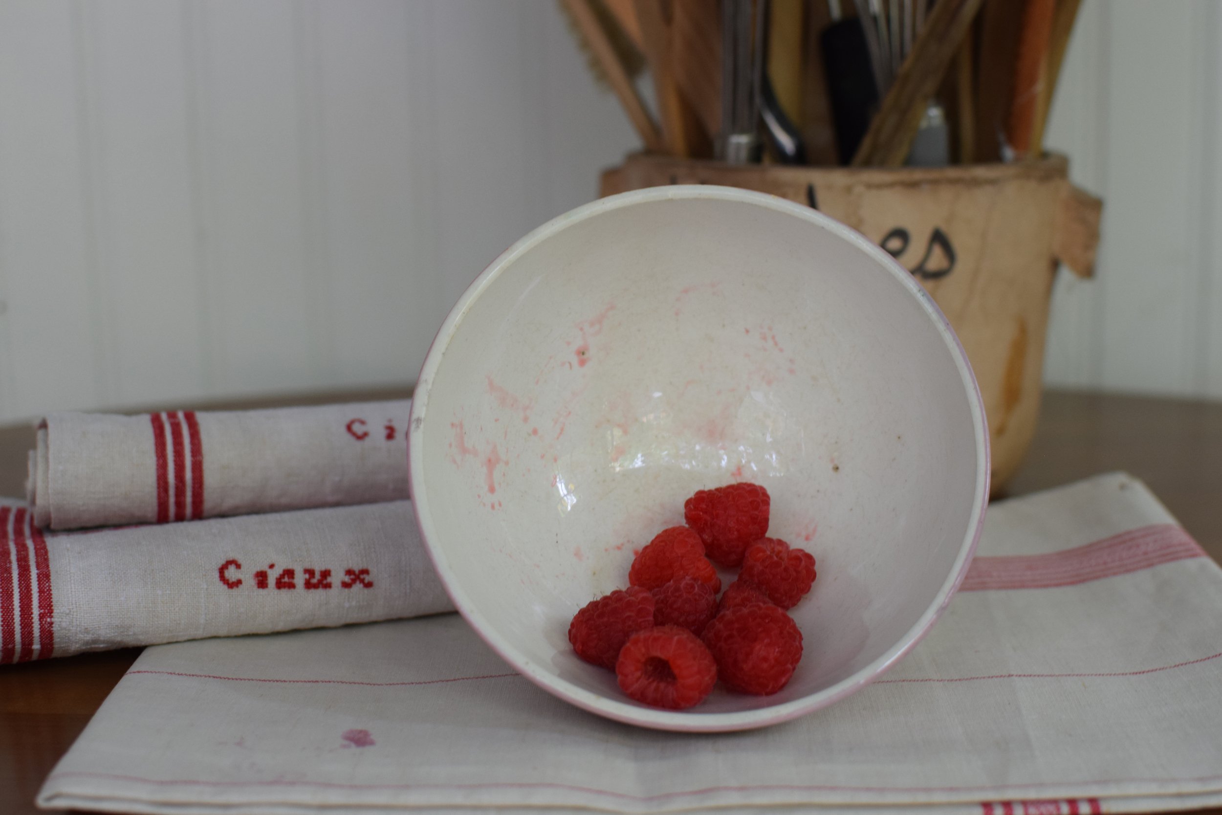 1920's soft lavender color café‑au‑lait bowl