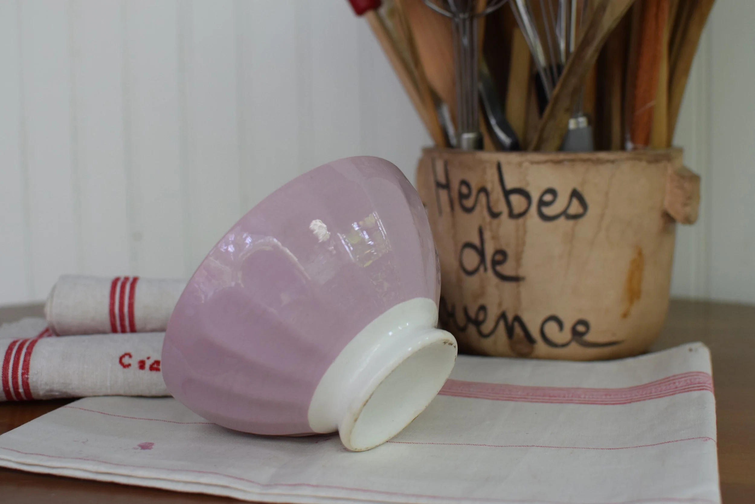 1920's soft lavender color café‑au‑lait bowl