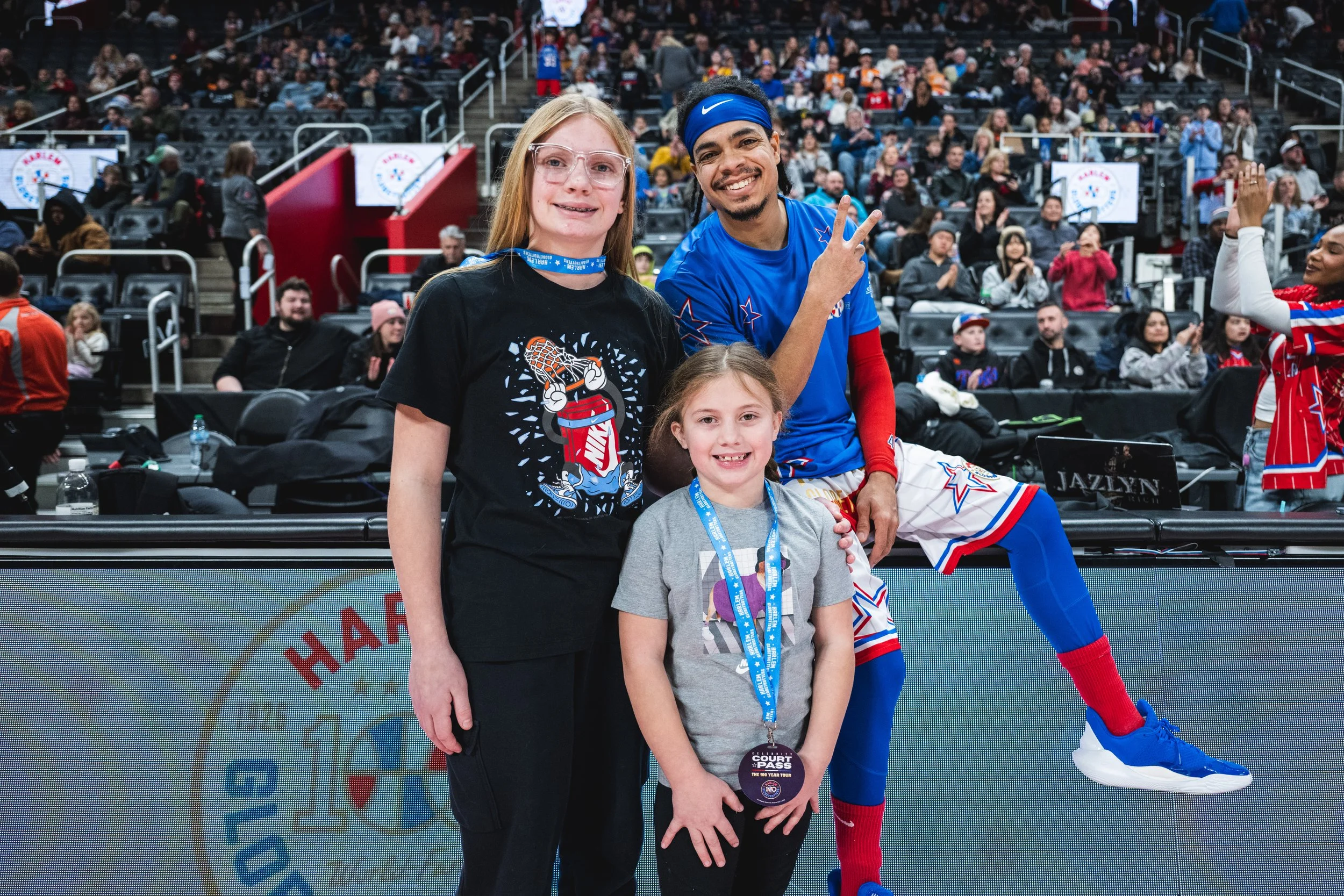 2026_1_24_Jacob_Giampa_LCA_Harlem_Globetrotters_Layup_Line_Fan_Parade-10.jpg