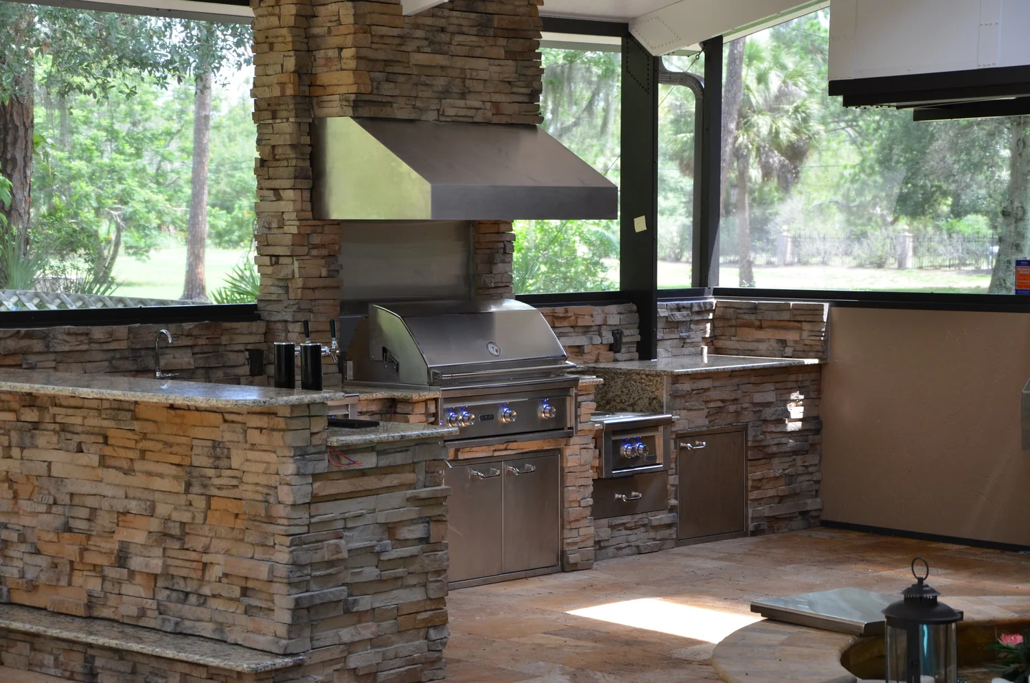 5-advantages-outdoor-kitchen.jpg
