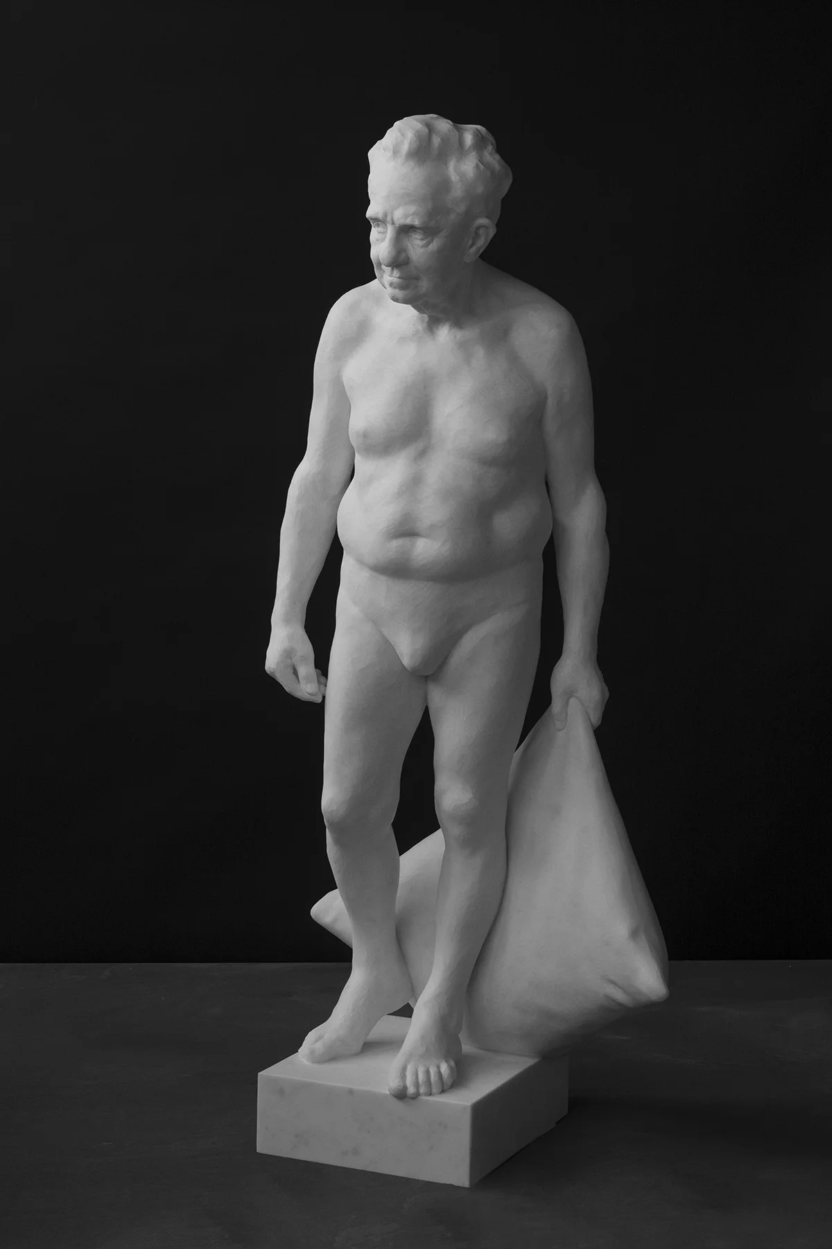 Sleep becalmed, marble. Photo Credit: Francesco Martinelli